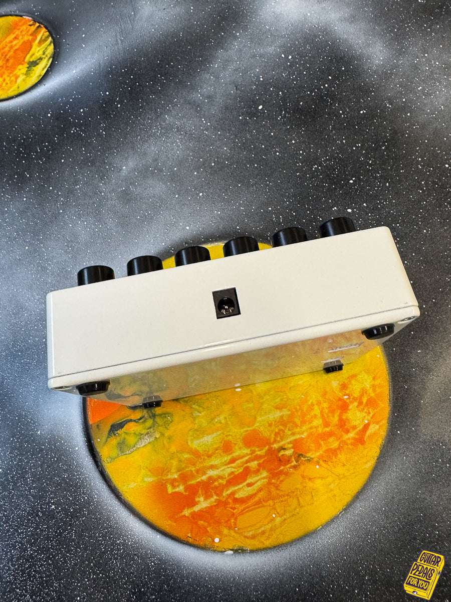 Electro-Harmonix Deluxe Big Muff Pi Distortion / Sustainer