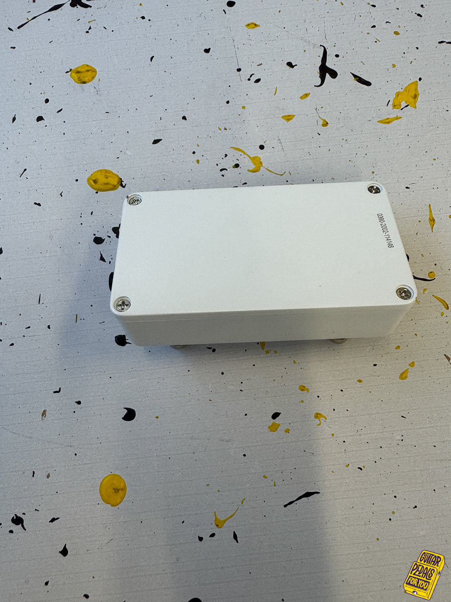 One Control Minimal Series White Loop A/B switch en looper