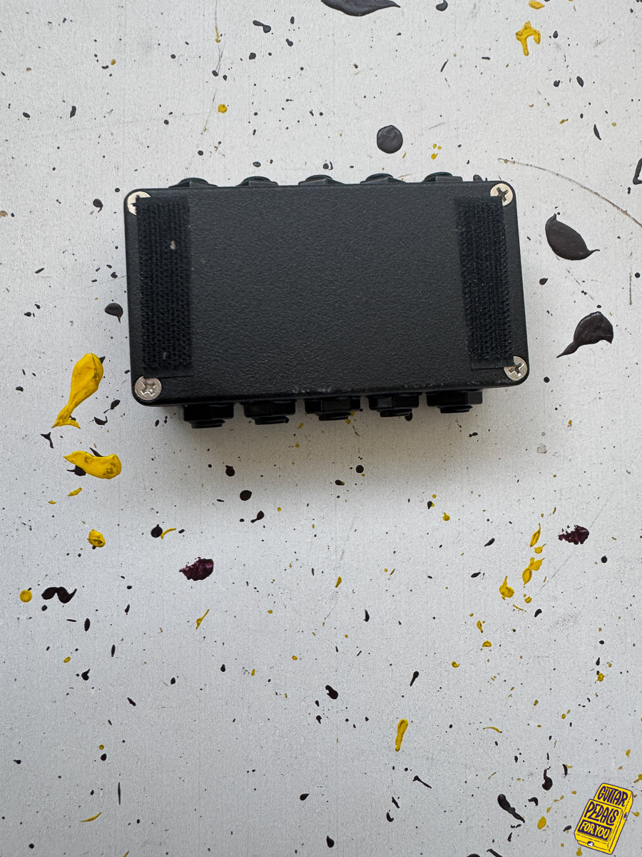 Bright Onion Pedals - 5 Gang Patchbox - Top and Side Sockets