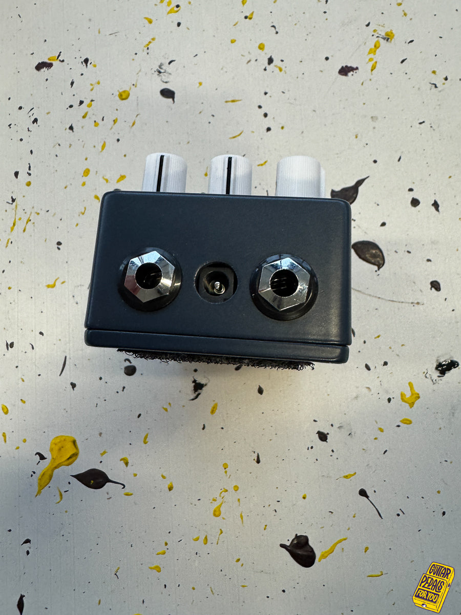 Crazy Tube Circuits Killer V vibrato overdrive