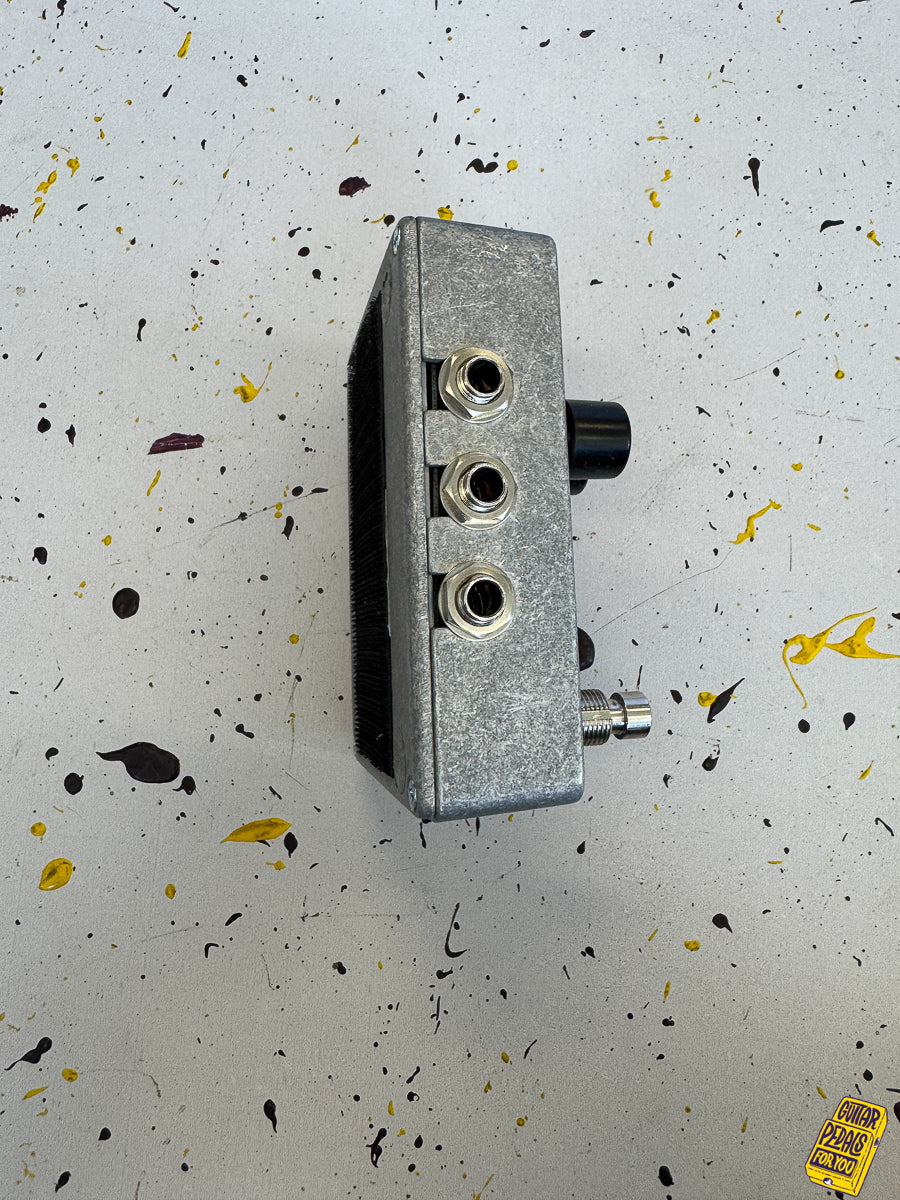 Electro-Harmonix Attack Decay Reverse Tape Simulator