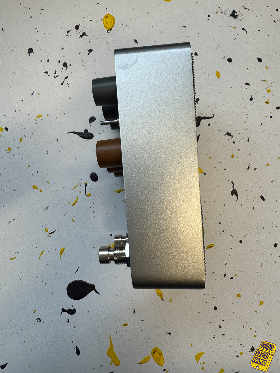 Universal Audio OX Stomp Dynamic Speaker Emulator